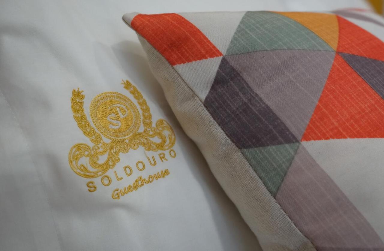 Soldouro Train Suites 阿威罗 外观 照片